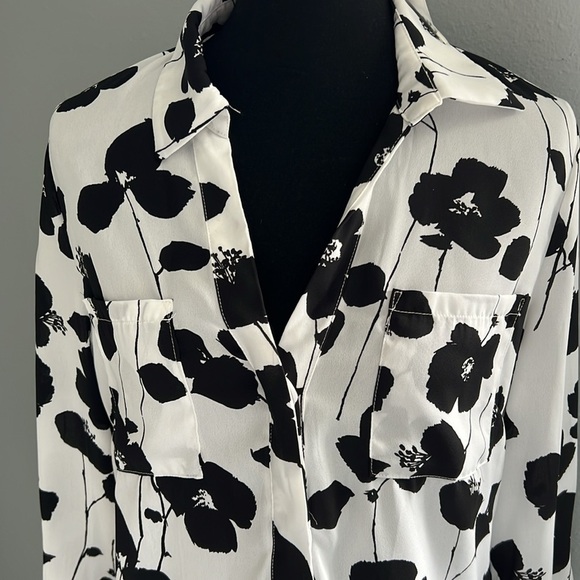 7th Avenue Design Studio black & white floral button down blouse medium - Picture 12 of 12